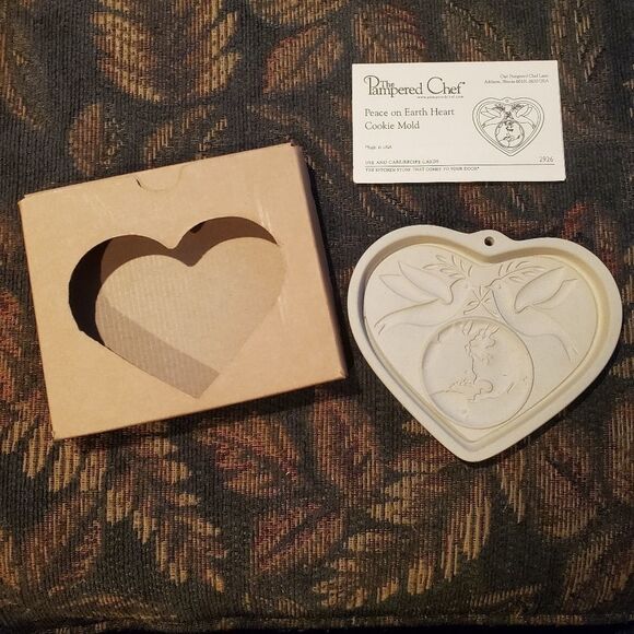 Pampered Chef Peace on Earth Heart Cookie Mold - Picture 2 of 2